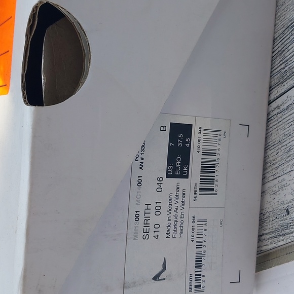 Suede Heeled Shoes - Picture 3 of 3